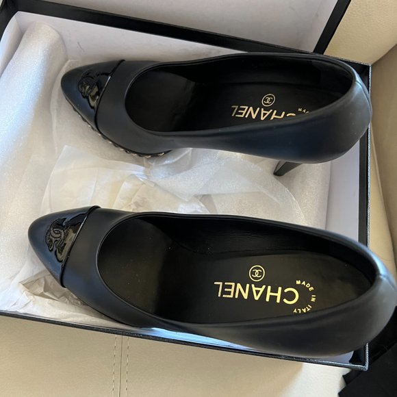 Authentic Chanel Pumps Size 38.5 - Picture 1 of 9